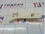 Кронштейн крепления бампера правый Geely Emgrand EC 7 1068001656.