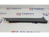 Обшивка стойки передней правой Geely Emgrand EC7 106800106300669. Царапина.