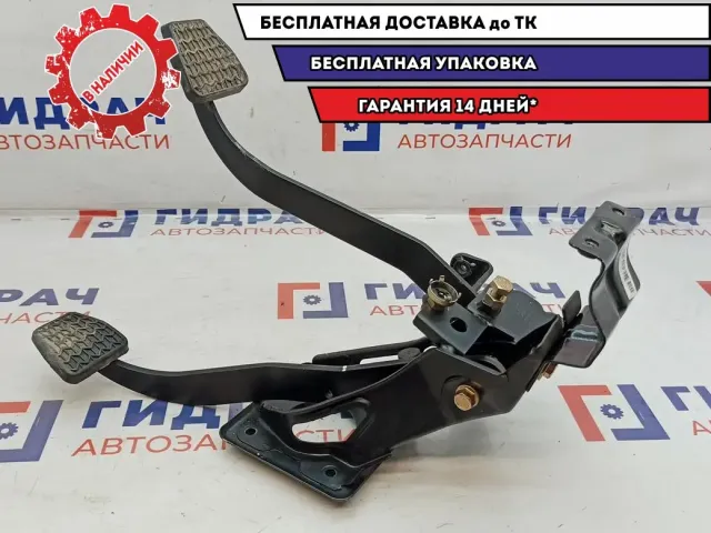 Блок педалей Geely Emgrand EC7 1064001168.
