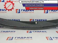 Решетка стеклоочистителя Geely Emgrand EC7 1068001610. Жабо. Дефект.