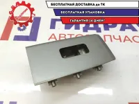 Накладка кнопки стеклоподъемника задняя правая Geely Emgrand EC7 1067002334.