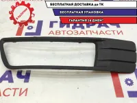 Рамка противотуманной фары левой Geely Emgrand EC7 1068001652.