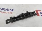 Механизм регулировки ремня безопасности Geely Emgrand EC7 1068001102.