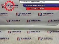 Накладка на порог наружная левая Geely Emgrand EC7 1068001640.