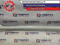Накладка на порог наружная правая Geely Emgrand EC7 1068001642. Трещина.