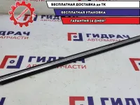 Накладка стекла переднего правого Geely Emgrand EC7 1068002069.