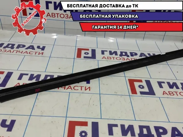 Накладка стекла заднего правого Geely Emgrand EC7 .
