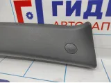Обшивка стойки передней правой Geely Emgrand EC7 106800106300669. Царапины.