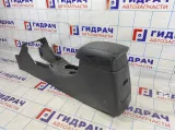 Консоль Geely Emgrand EC7 106802273300669. Дефект обшивки крышки.