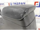 Консоль Geely Emgrand EC7 106802273300669. Дефект обшивки крышки.