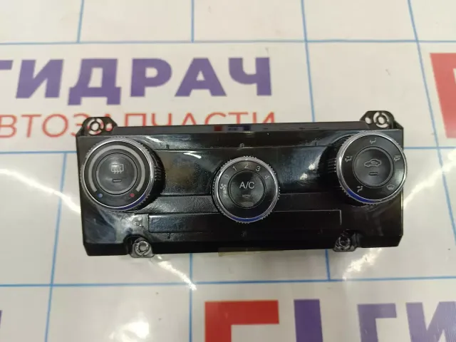 Блок управления климатической установкой Geely Emgrand EC7 1067003905