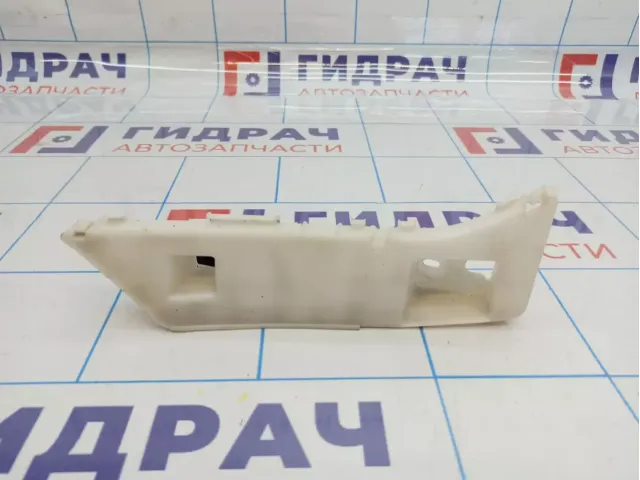 Кронштейн переднего бампера правый Geely Emgrand EC7 1068001656