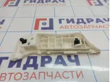 Кронштейн переднего бампера левый Geely Emgrand EC7 1068001655