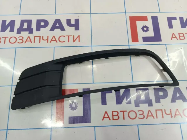 Рамка противотуманной фары левой Geely Emgrand EC7 1068001652