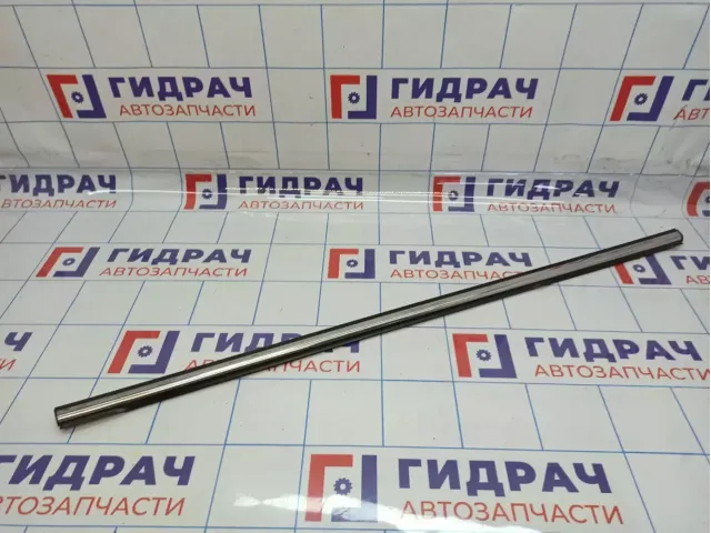 Накладка стекла заднего правого наружная Geely Emgrand EC7 1068002147