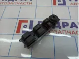 Блок управления стеклоподъемниками Geely Emgrand EC7 1067002335