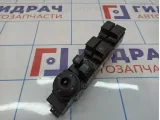 Блок управления стеклоподъемниками Geely Emgrand EC7 1067002335