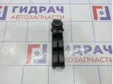 Блок управления стеклоподъемниками Geely Emgrand EC7 1068002560