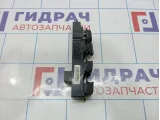 Блок управления стеклоподъемниками Geely Emgrand EC7 1068002560