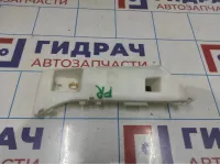 Кронштейн переднего бампера правый Geely Emgrand EC7 1068001656