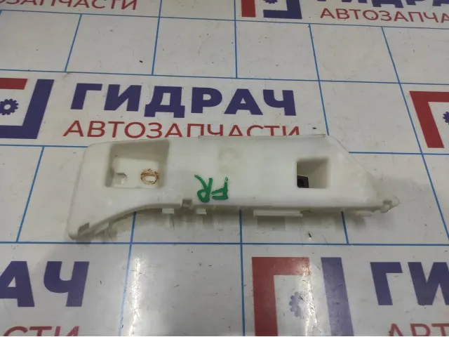 Кронштейн переднего бампера правый Geely Emgrand EC7 1068001656