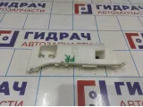 Кронштейн переднего бампера правый Geely Emgrand EC7 1068001656