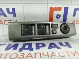 Блок управления стеклоподъемниками Geely Emgrand EC7 06802560