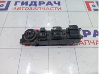 Блок управления стеклоподъемниками Geely Emgrand EC7 1067002335