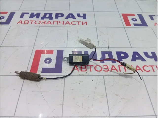 Усилитель антенны Geely Emgrand EC7 1067001043