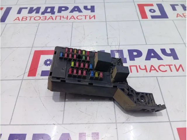 Блок предохранителей Geely Emgrand EC7 1067003569