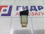 Кнопка открывания багажника Geely Emgrand EC7 1067001076
