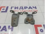 Петли двери передней правой Geely Emgrand EC7