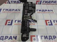 Блок предохранителей Geely Emgrand EC7 1067001006