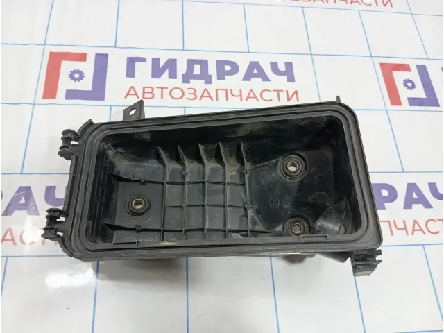 Корпус воздушного фильтра нижняя часть Geely Emgrand EC7 1066001483