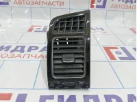 Дефлектор воздушный правый Geely Emgrand EC7 1068050288