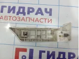 Кронштейн переднего бампера левый Geely Emgrand EC7 1068001655