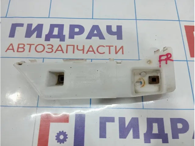 Кронштейн переднего бампера правый Geely Emgrand EC7 1068001656