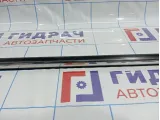 Накладка стекла переднего левого Geely Emgrand EC7 1068002043