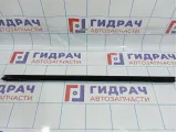 Уплотнитель стекла переднего левого Geely Emgrand EC7