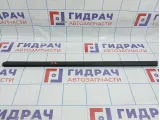 Уплотнитель стекла переднего правого Geely Emgrand EC7