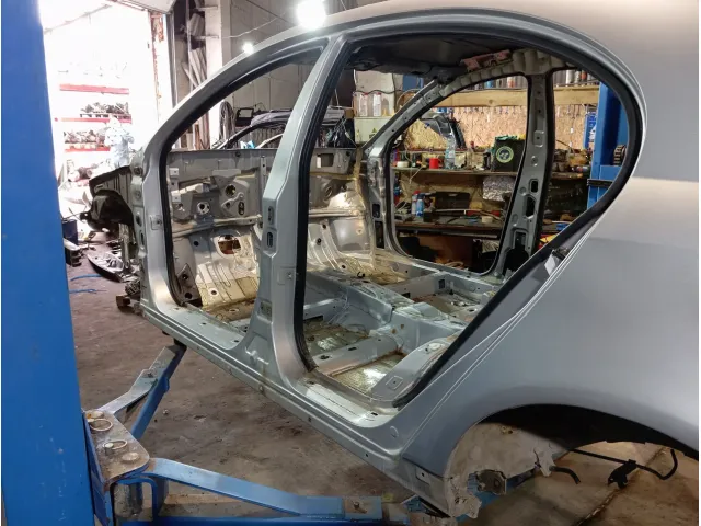 Порог со стойкой левый Geely Emgrand EC7