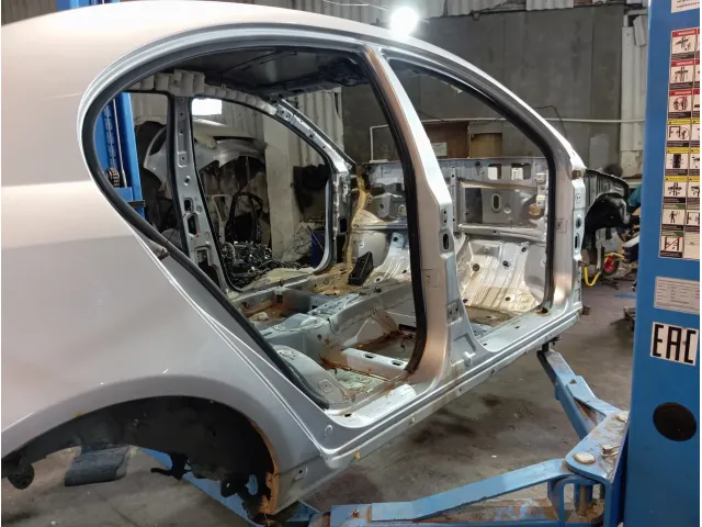 Порог со стойкой правый Geely Emgrand EC7