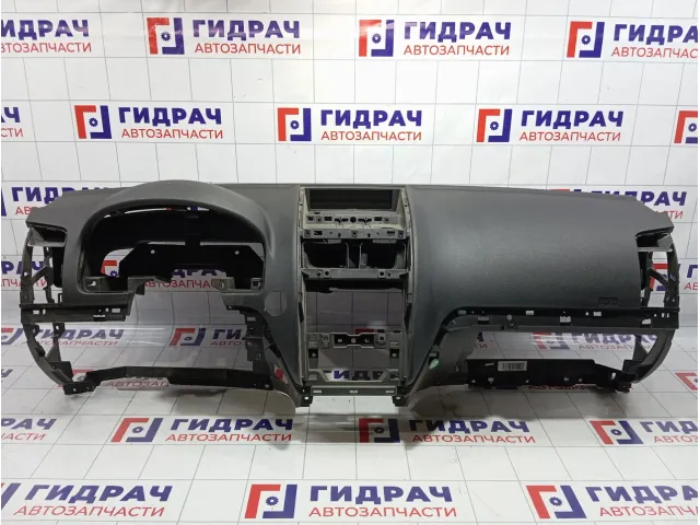 Торпедо Geely Emgrand EC7