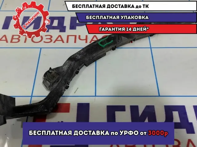 Направляющая заднего бампера правая Geely MK 1018004863.