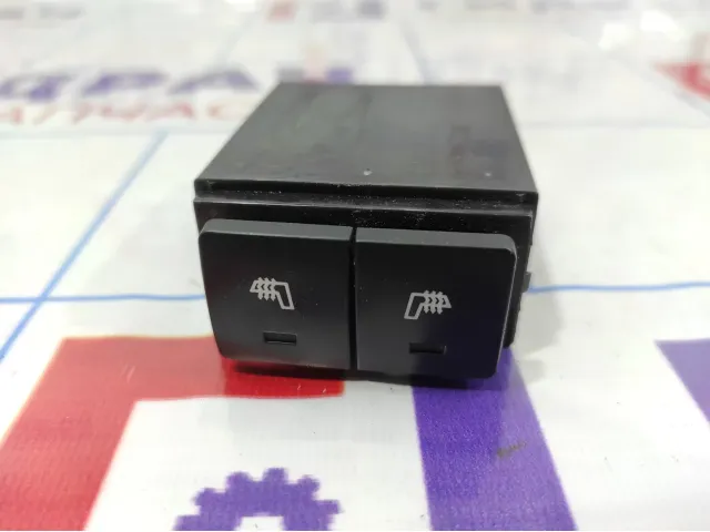 Кнопка обогрева сидений Great Wall Hover H3 3759100K800089.