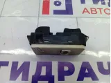 Кнопка стеклоподъемника переднего правого Great Wall Hover H5 3746600K800089
