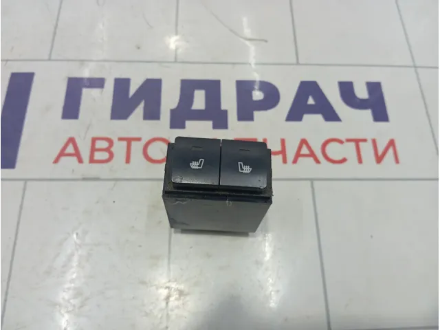 Кнопка обогрева сидений Great Wall Hover H5 3759100K800089