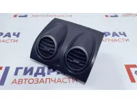 Накладка торпедо центральная Great Wall Hover H5 5306201K80. С дефлекторами.