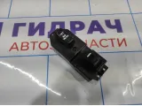Кнопка стеклоподъемника переднего правого Great Wall Hover H5 3746600K800089.