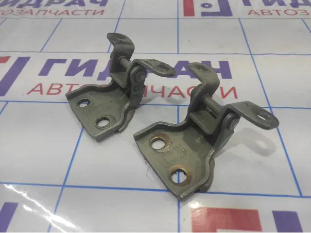 Петли двери задней правой Great Wall Hover H5 . Комплект.